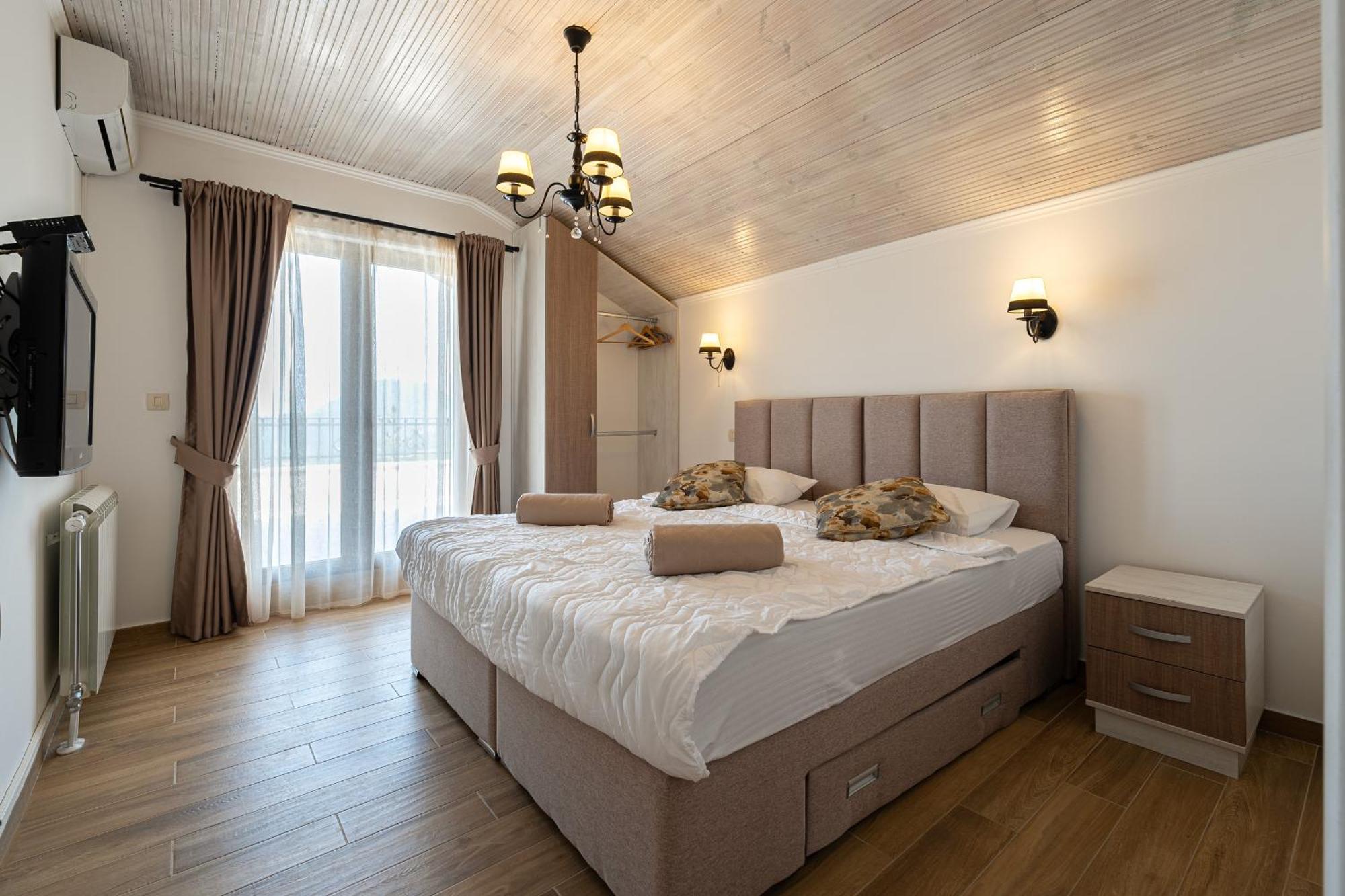 Sunset & Sunrise Villas In Stanisici-Two Villas With Common Pool Budva Exterior photo