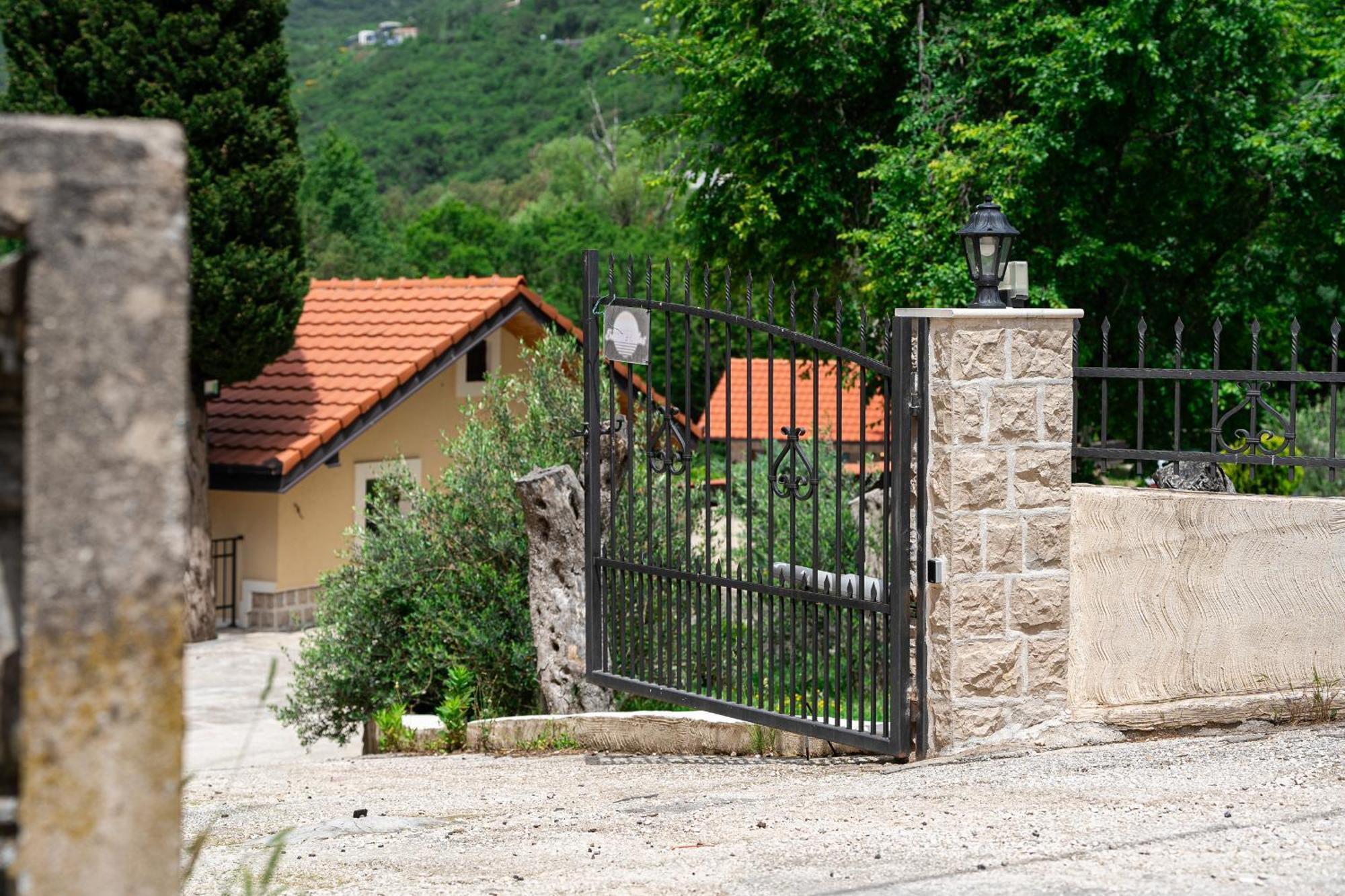 Sunset & Sunrise Villas In Stanisici-Two Villas With Common Pool Budva Exterior photo